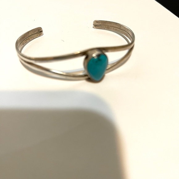 Exquisite Native American Sterling Silver Turquoise Cuff Bracelet - Signed P. Gu - Picture 5 of 10